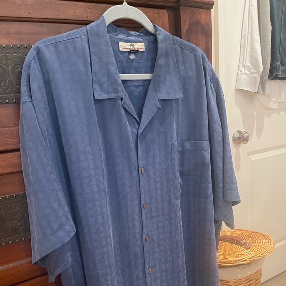 TOMMY BAHAMA LIGHT BLUE XXL SILK SHIRT; Generous sizing; Fabulous Fabric; $35 - Picture 11 of 16